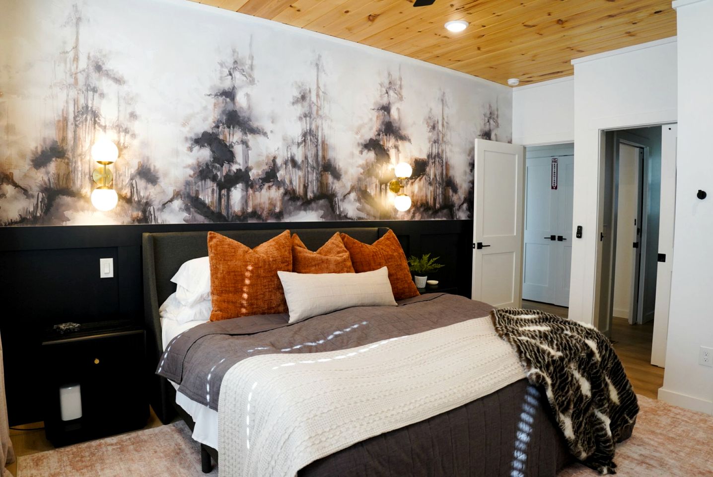 Cozy Smoky Mountain Cabin with Light-Filled Living Space near Dollywood in Pigeon Forge, Tennessee