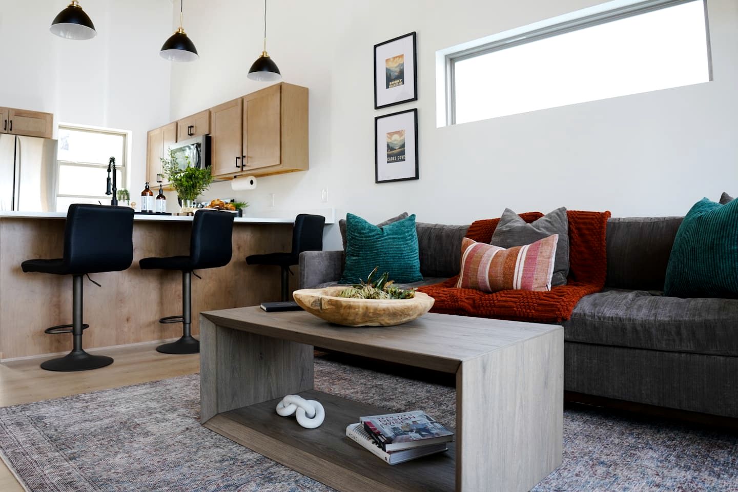 Cozy Smoky Mountain Cabin with Light-Filled Living Space near Dollywood in Pigeon Forge, Tennessee