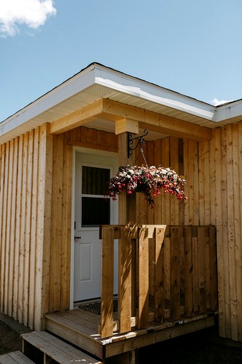 Cabins (Canada, Ingonish Beach, Nova Scotia)