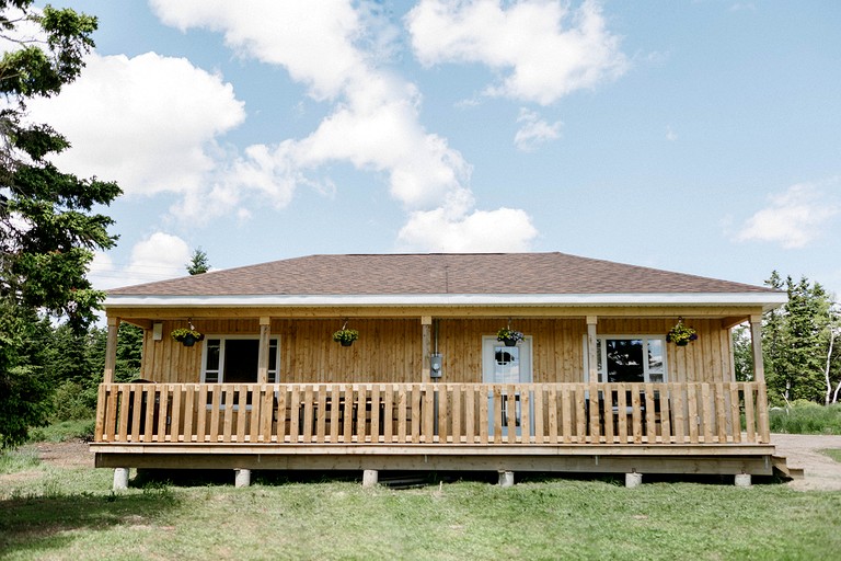 Cabins (Canada, Ingonish Beach, Nova Scotia)