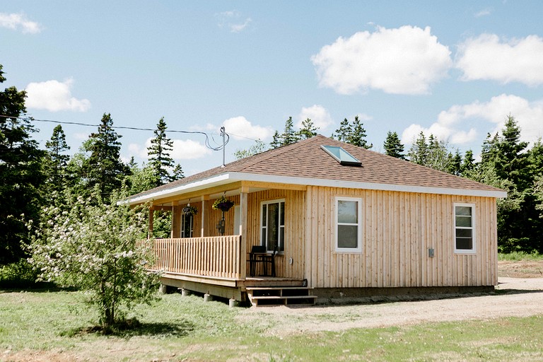 Cabins (Canada, Ingonish Beach, Nova Scotia)