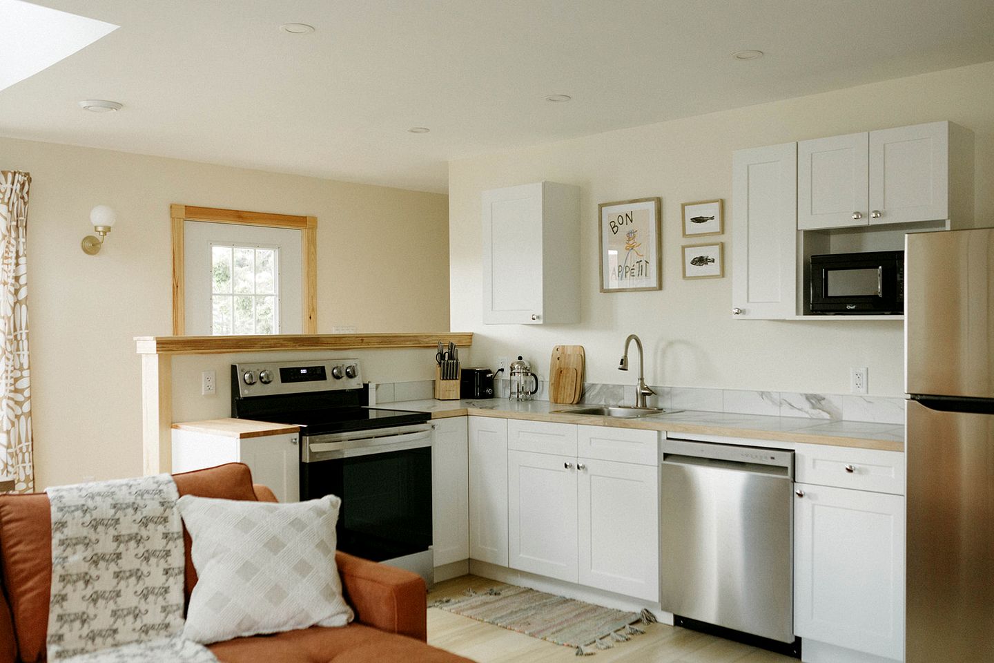 Beautiful Secluded Wooden Cabin in Ingonish Beach, Nova Scotia