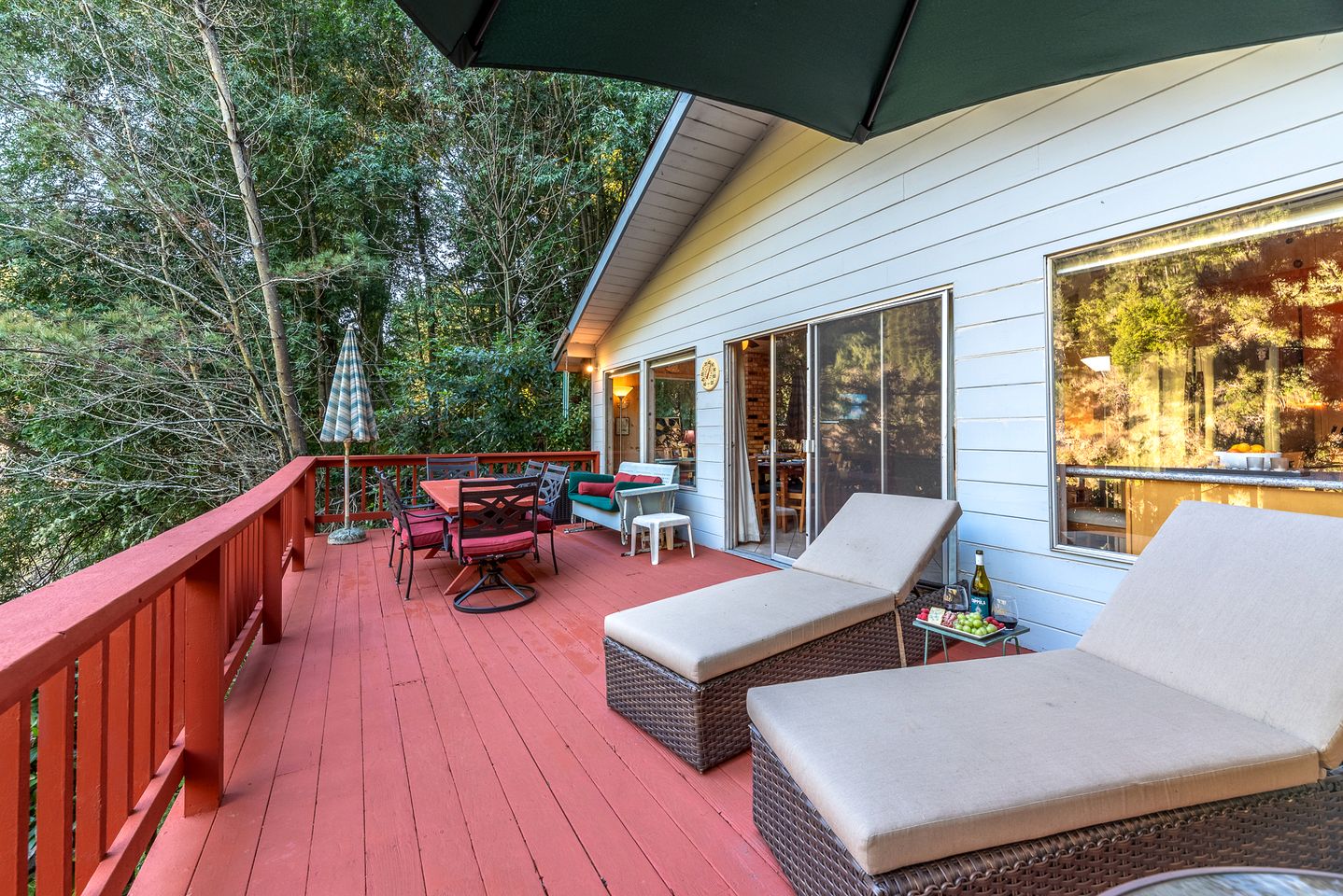 Peaceful Cottage with Deck and River Views in Monte Rio, California