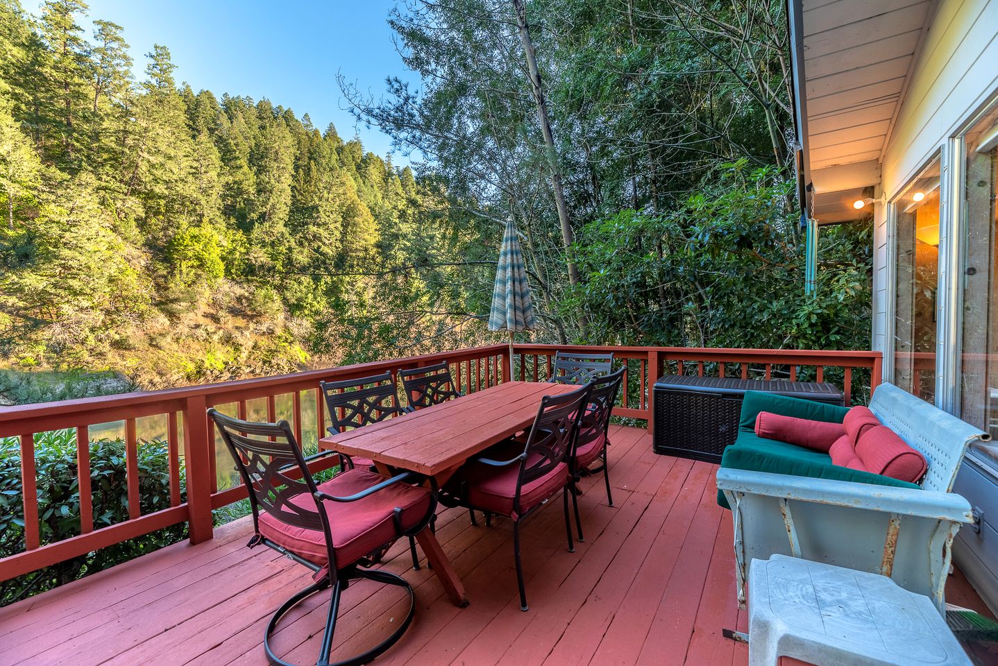 Peaceful Cottage with Deck and River Views in Monte Rio, California