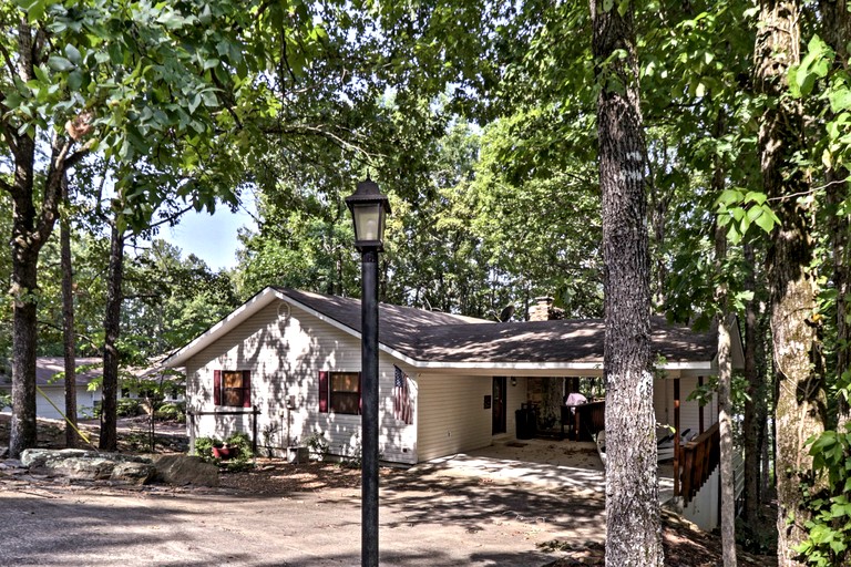 Cabins (United States of America, Fairfield Bay, Arkansas)