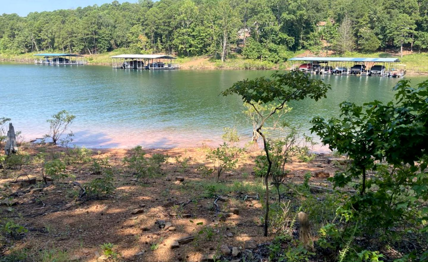 Waterfront Cabin Ideal for Families and Outdoor Adventures in Arkansas