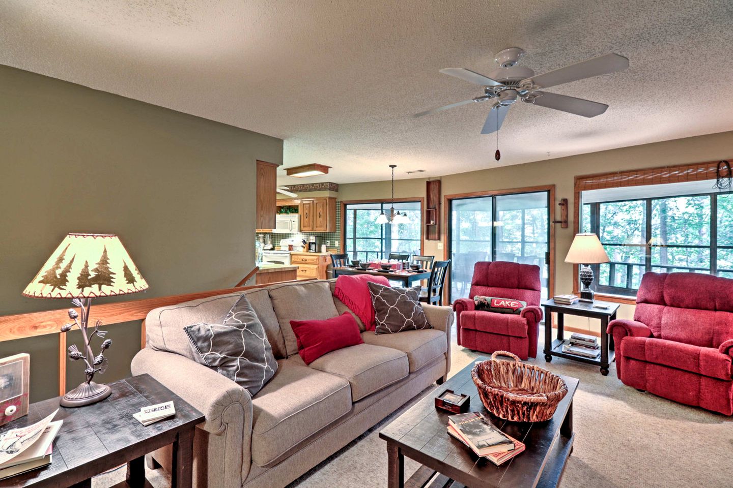 Waterfront Cabin Ideal for Families and Outdoor Adventures in Arkansas