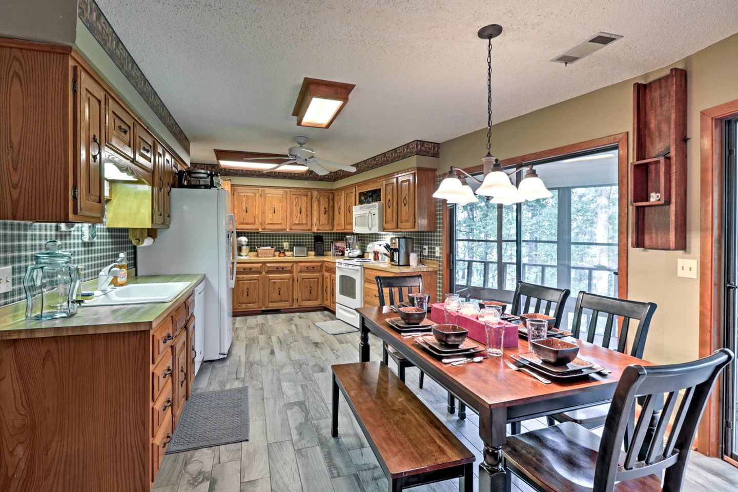 Waterfront Cabin Ideal for Families and Outdoor Adventures in Arkansas