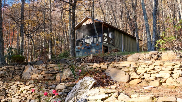 Peaceful Eclectic Mountain Cabin with Screened Porch Near Black Mountain | Black Mountain, NC