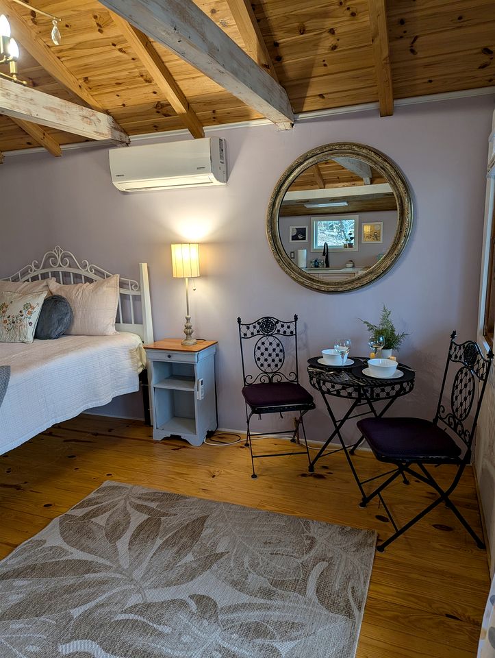 Peaceful Eclectic Mountain Cabin with Screened Porch Near Black Mountain | Black Mountain, NC