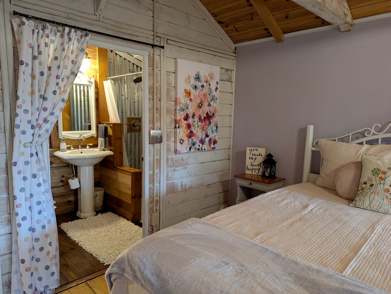 Peaceful Eclectic Mountain Cabin with Screened Porch Near Black Mountain | Black Mountain, NC