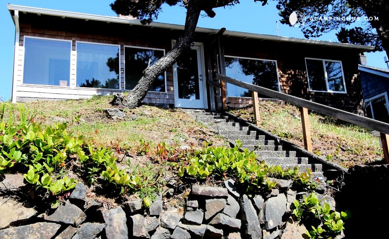 Cottage On Lake Lytle In Rockaway Beach Oregon