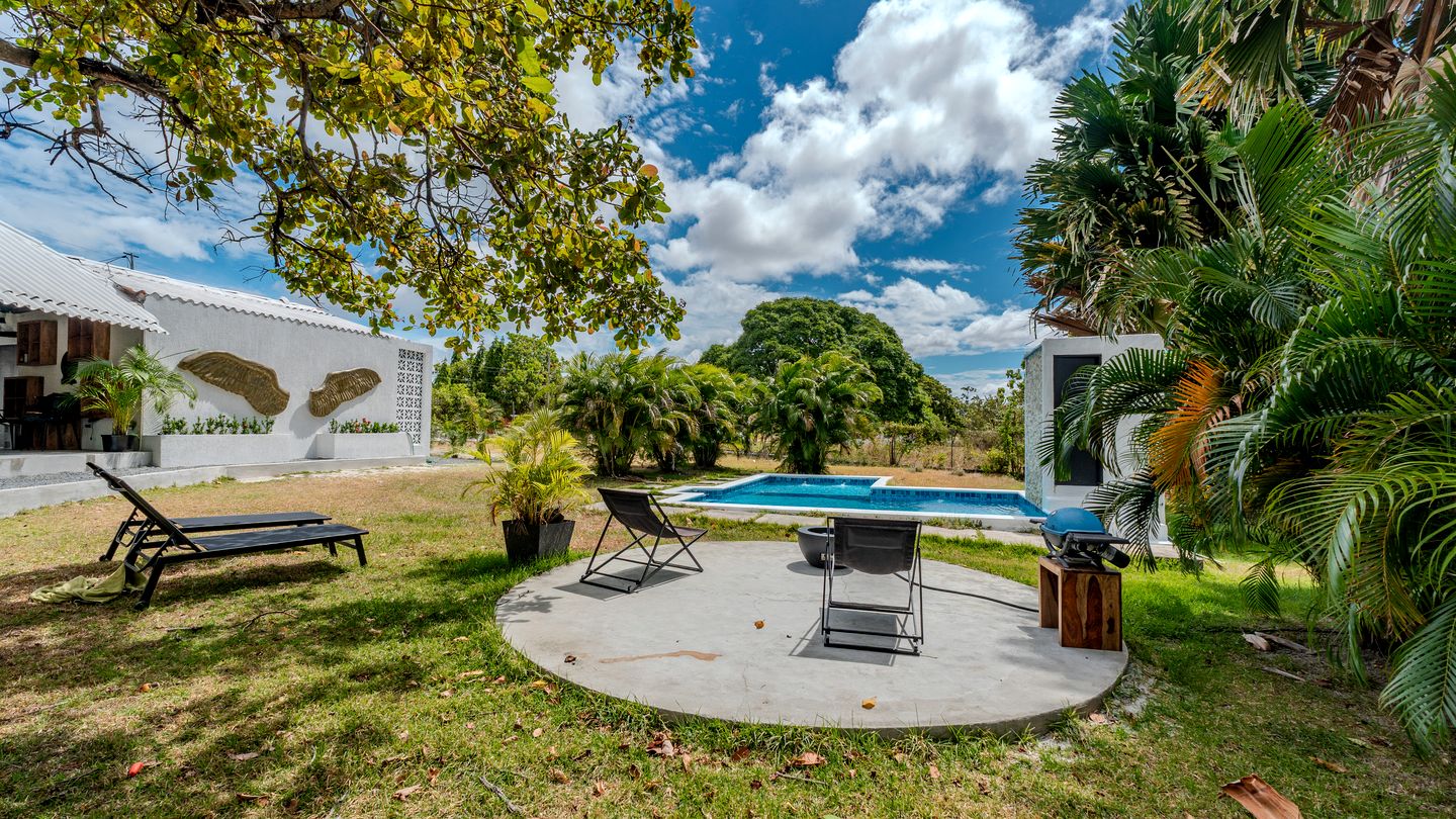 Charming Eco-Friendly Retreat with Private Pool in Coronado, Panama