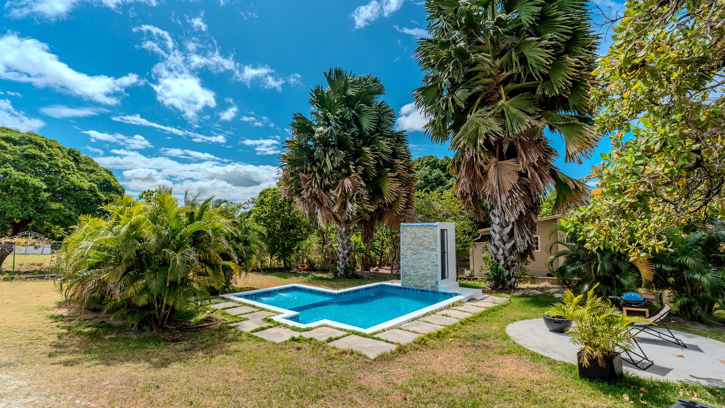 Charming Eco-Friendly Retreat with Private Pool in Coronado, Panama