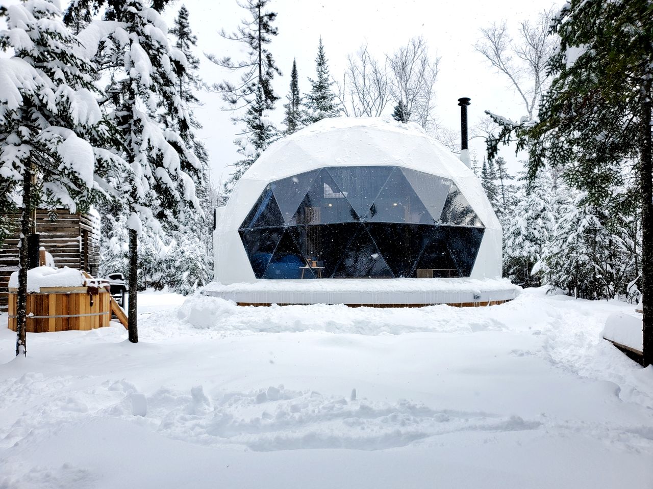 Luxurious, Eco-Friendly Dome in St. Come, Quebec, Perfect for a Glamping Escape in Nature