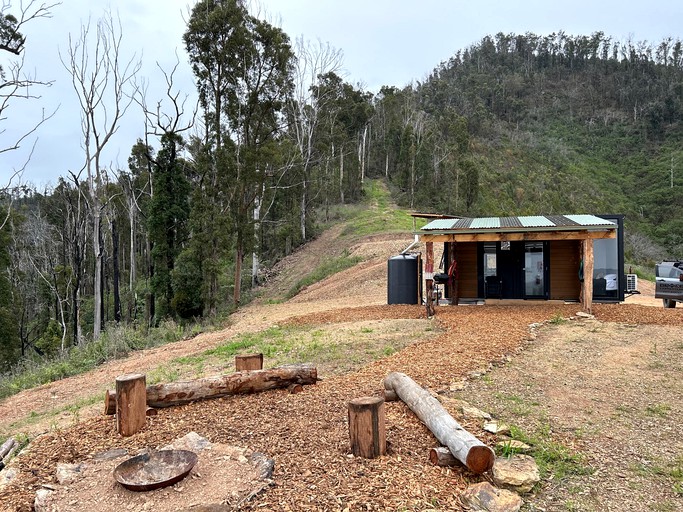 Elevated Tiny House with Spectacular Views in New South Wales, Australia