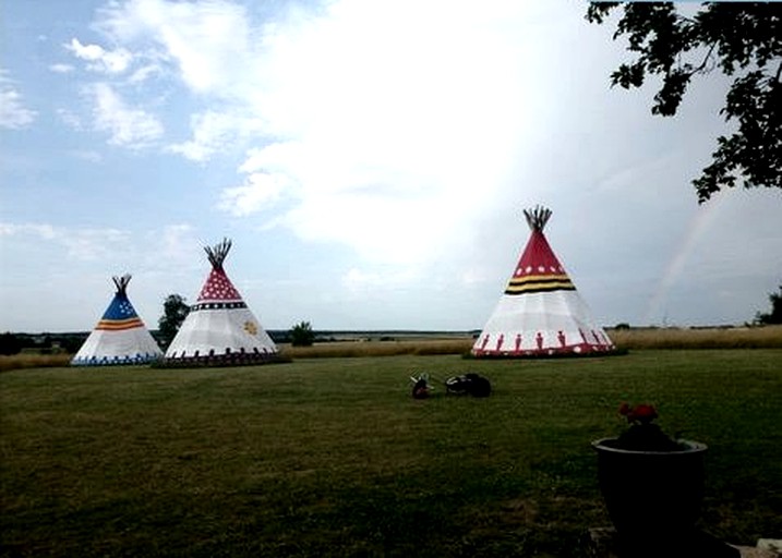 Tipis (Ranville-Breuillaud, Nouvelle-Aquitaine, France)