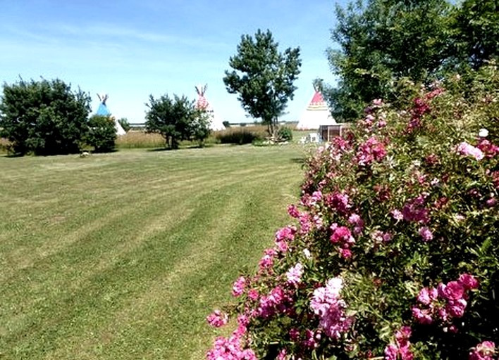 Tipis (Ranville-Breuillaud, Nouvelle-Aquitaine, France)