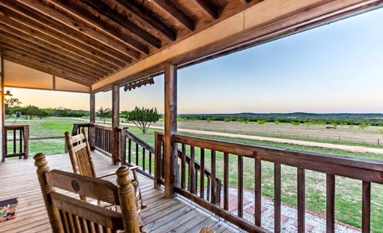 Cabins (Fredericksburg, Texas, United States)