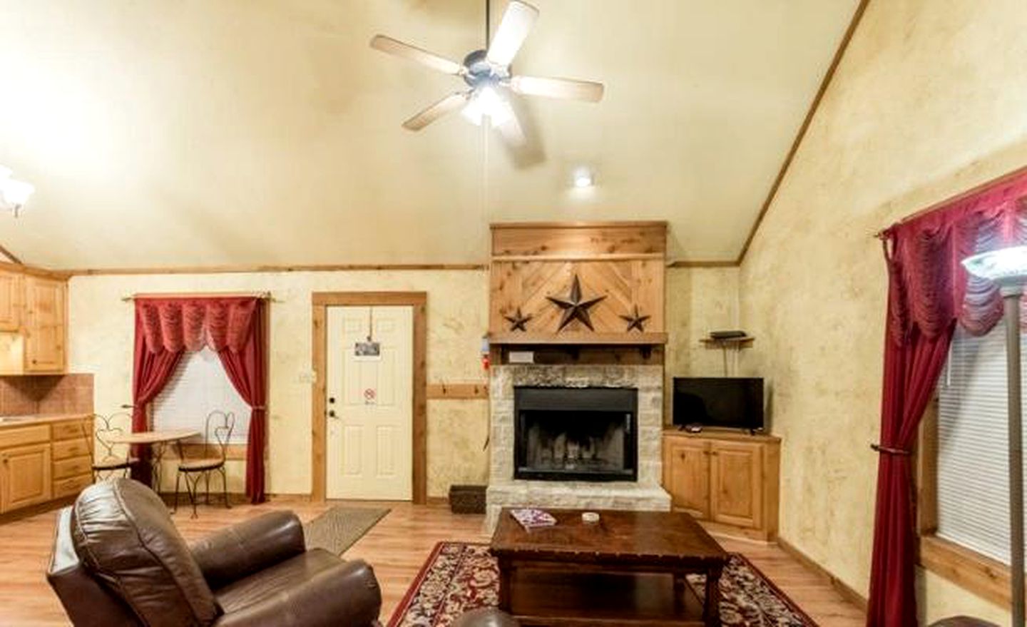 Secluded Cottage Rental for Two in the Heart of Hill Country near Fredericksburg, Texas