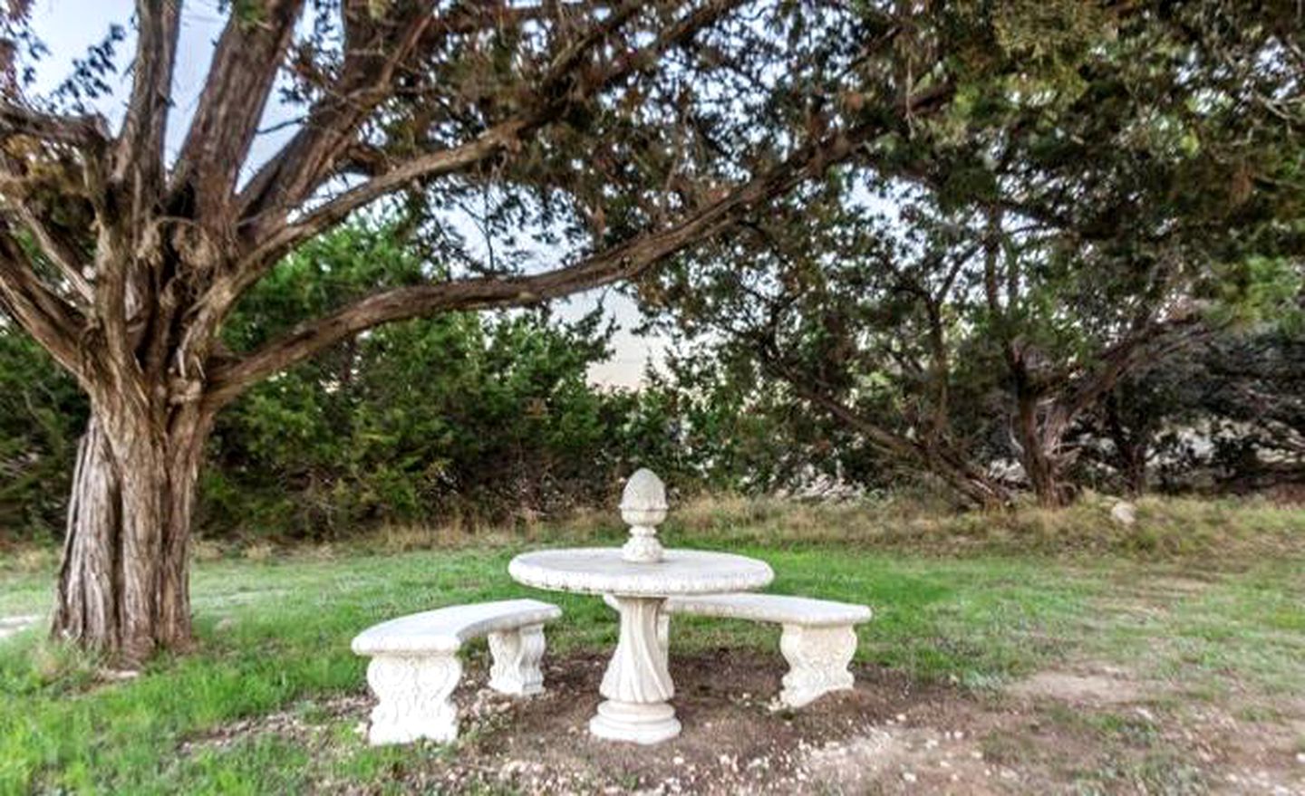 Secluded Cottage Rental for Two in the Heart of Hill Country near Fredericksburg, Texas