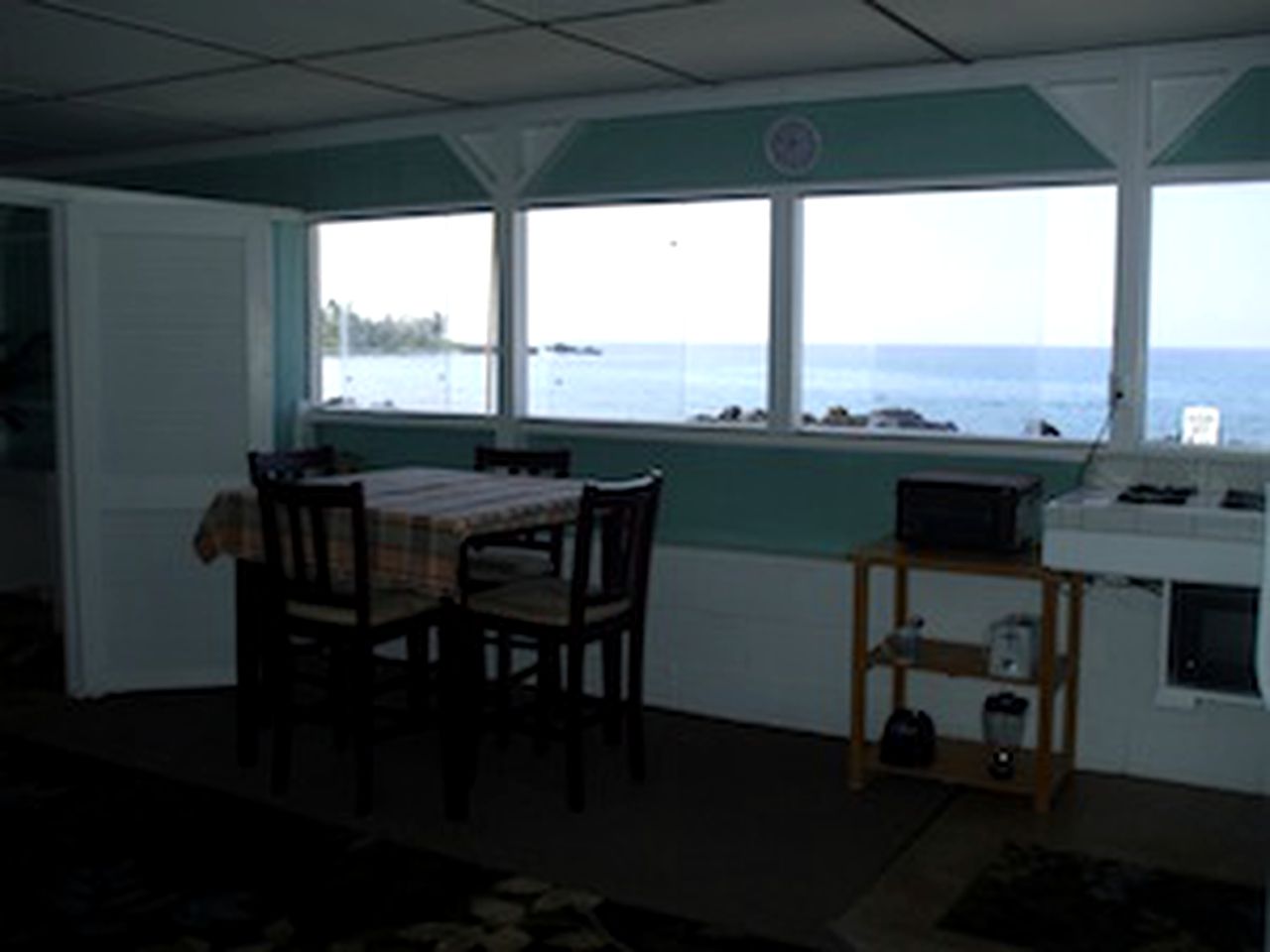 Cozy Cottage Rental with Lovely Ocean Views in Captain Cook, Big Island, Hawaii