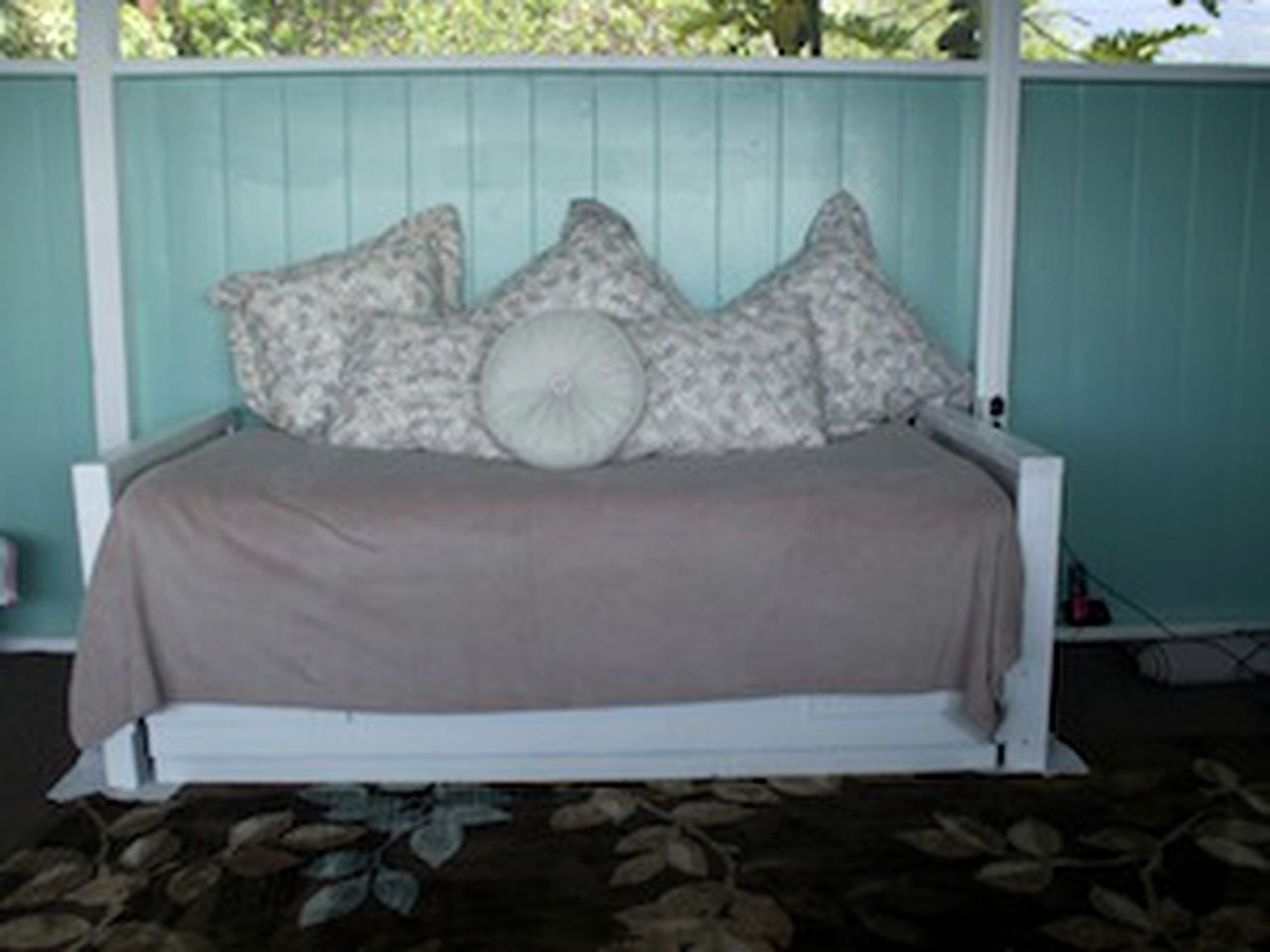 Cozy Cottage Rental with Lovely Ocean Views in Captain Cook, Big Island, Hawaii