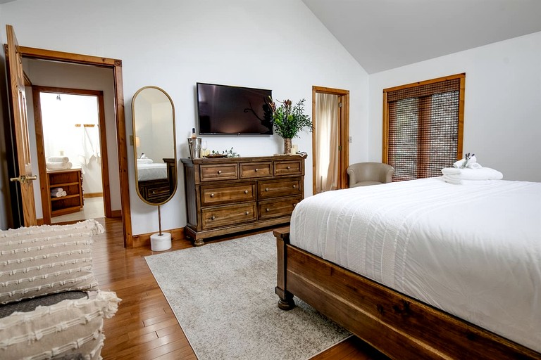 Cottages (Canada, Kingsville, Ontario)