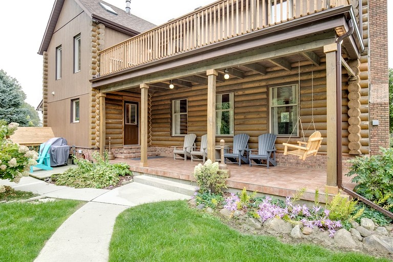 Cottages (Canada, Kingsville, Ontario)