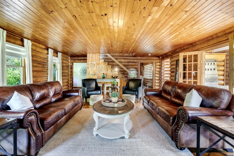 Cottages (Canada, Kingsville, Ontario)