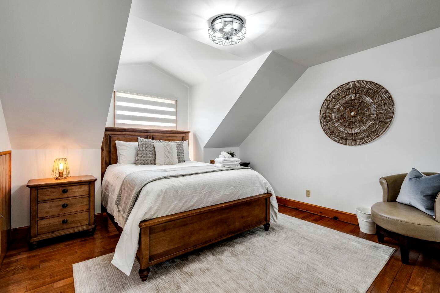 Awesome Cabin with Fire Pit and Hot-tub in Kingsville, Ontario