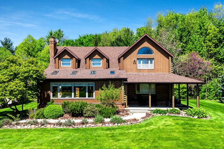 Cottages (Canada, Kingsville, Ontario)