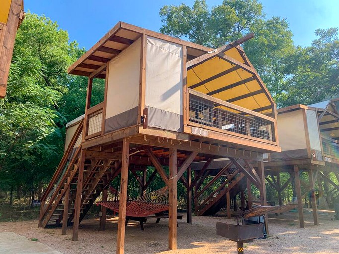 Cabins (United States of America, Seguin, Texas)