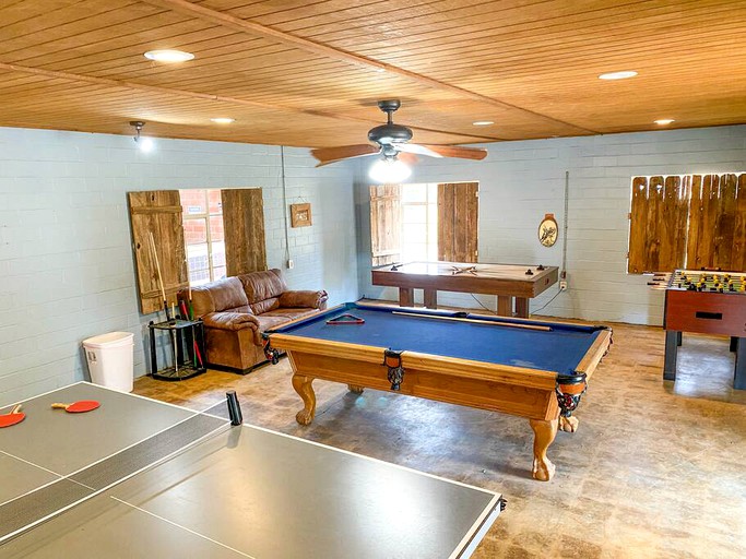 Cabins (United States of America, Seguin, Texas)