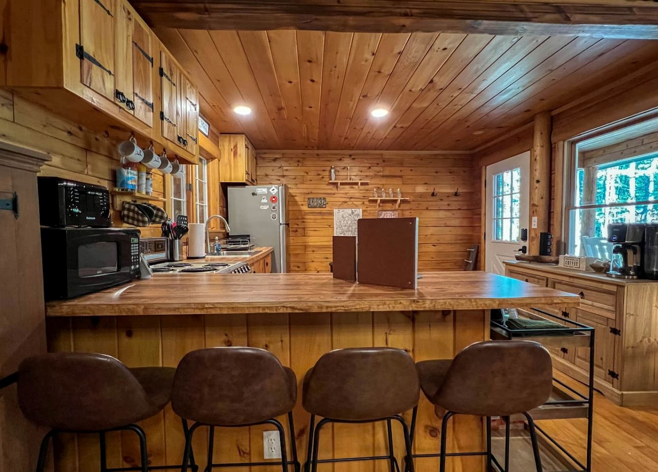 Awesome Log Cabin with Games Room and Hot Tub in Denmark, Maine