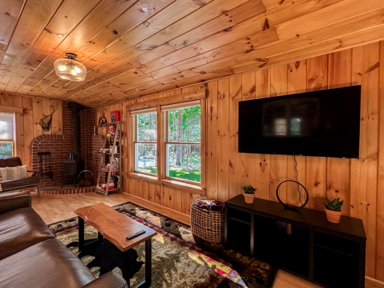 Awesome Log Cabin with Games Room and Hot Tub in Denmark, Maine