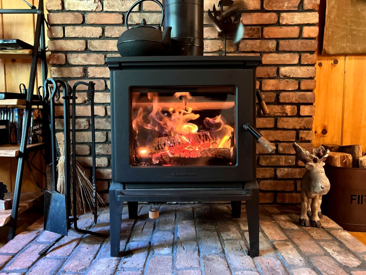 Awesome Log Cabin with Games Room and Hot Tub in Denmark, Maine