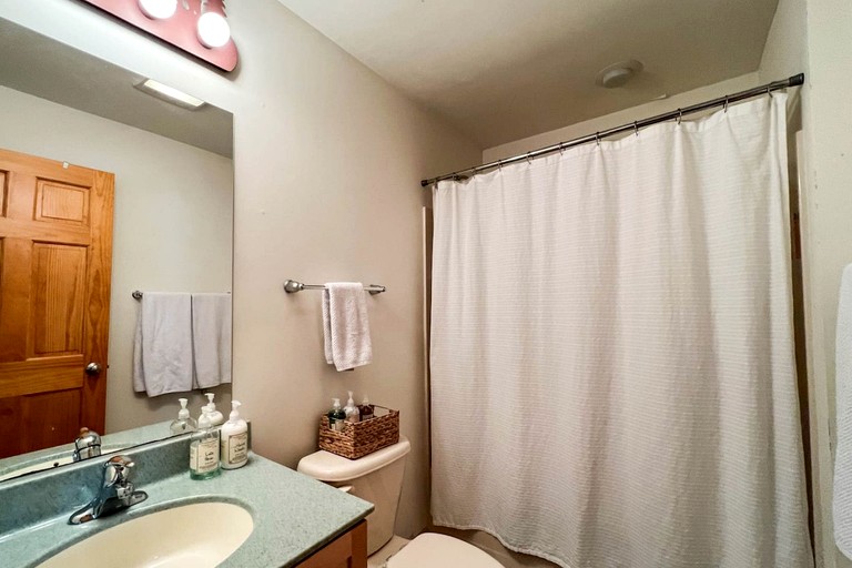 Cabins (United States of America, Fryeburg, Maine)