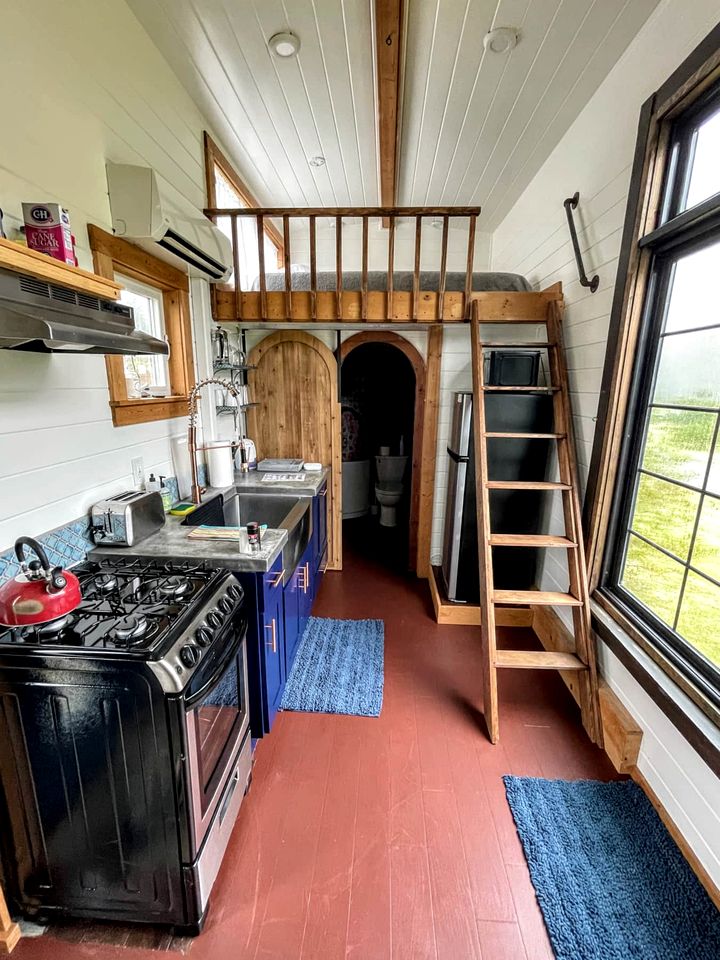 Awesome Tiny House with Rock Climbing Wall in Waldport, Oregon