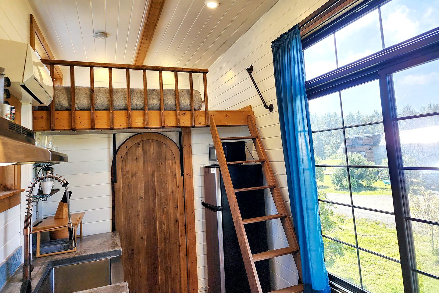 Awesome Tiny House with Rock Climbing Wall in Waldport, Oregon