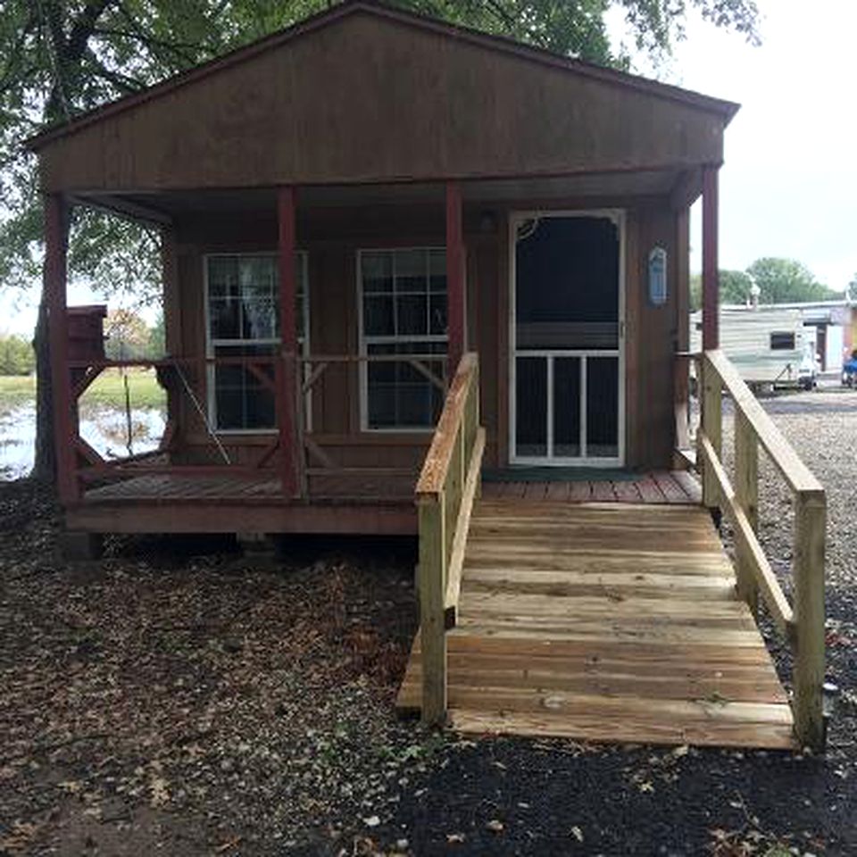 Pet-Friendly Cabin with BBQ at Lake Fork, Texas