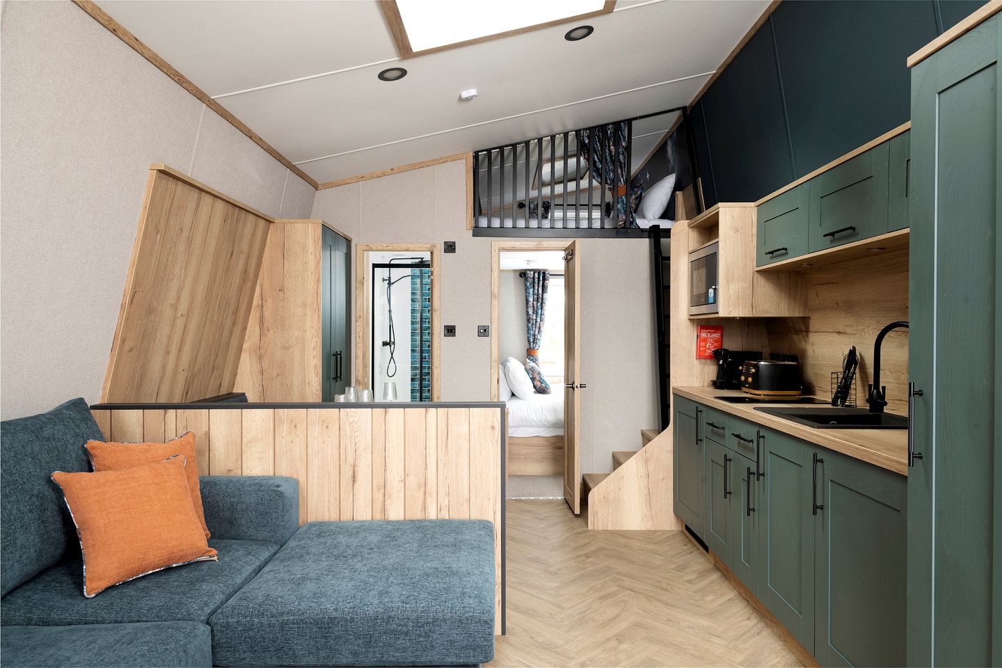 Luxury Glamping Pod with Private Hot Tub near Billing Aquadrome, Northamptonshire