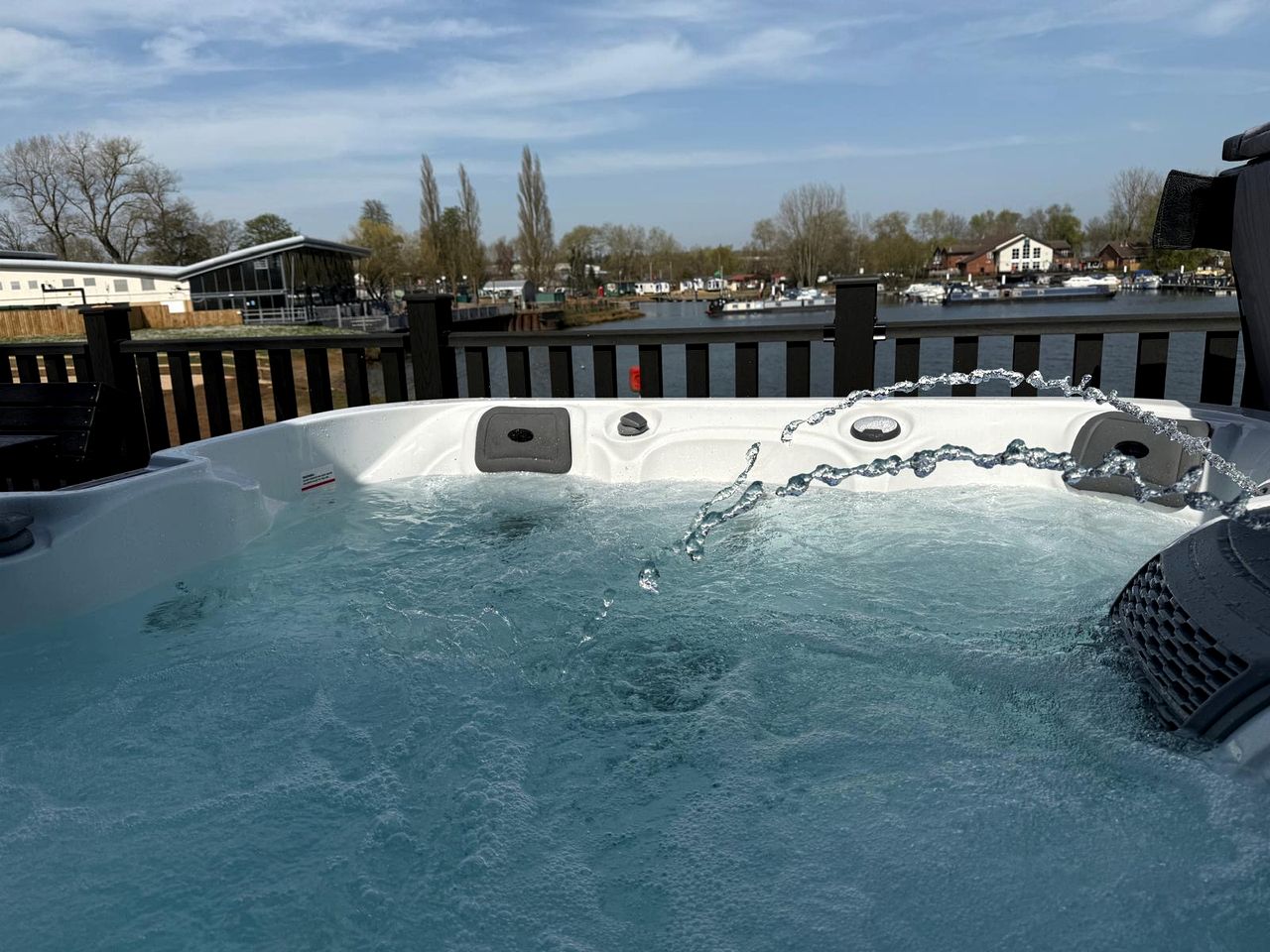 Luxury Glamping Pod with Private Hot Tub near Billing Aquadrome, Northamptonshire