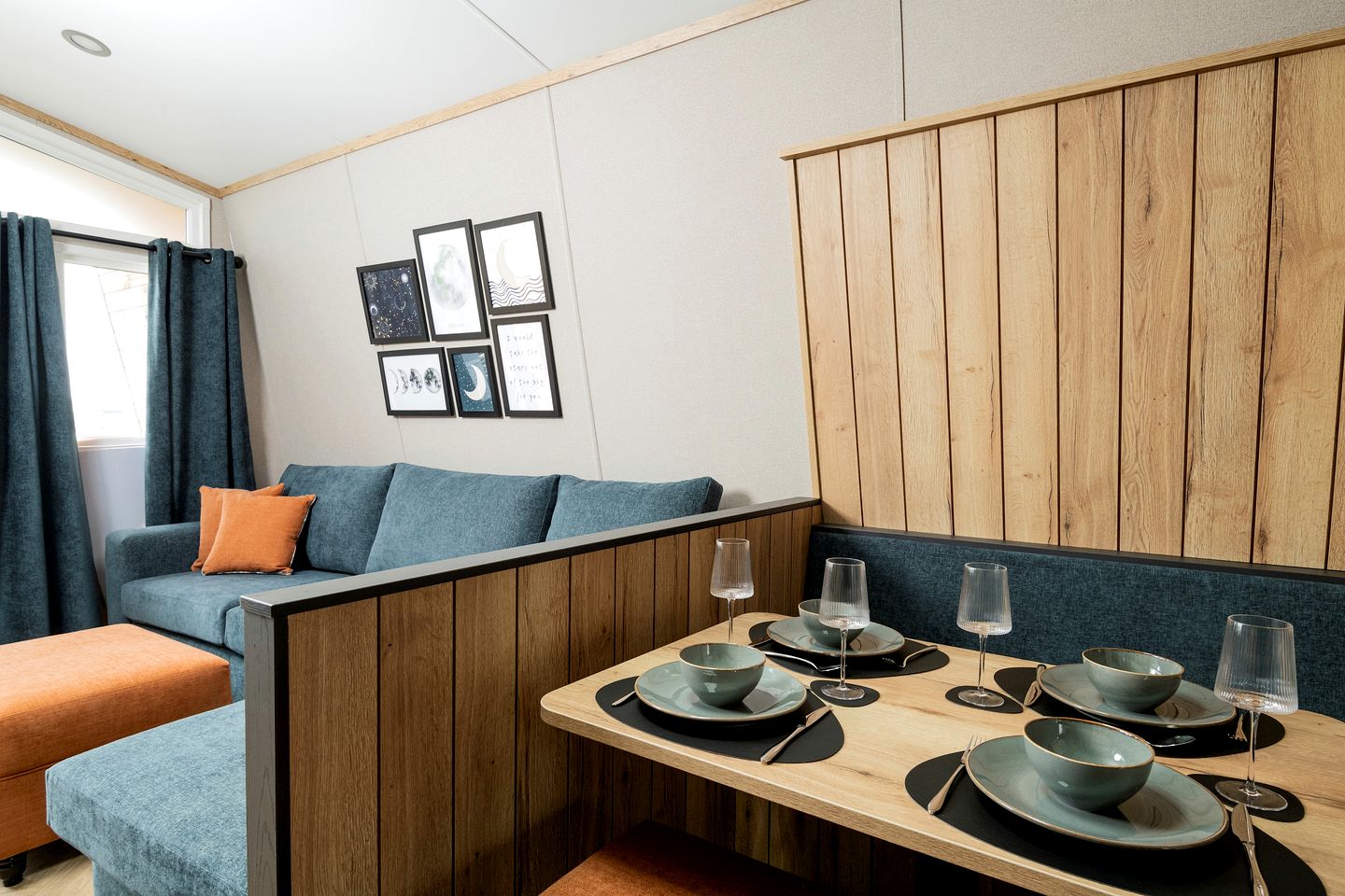 Luxury Glamping Pod with Private Hot Tub near Billing Aquadrome, Northamptonshire