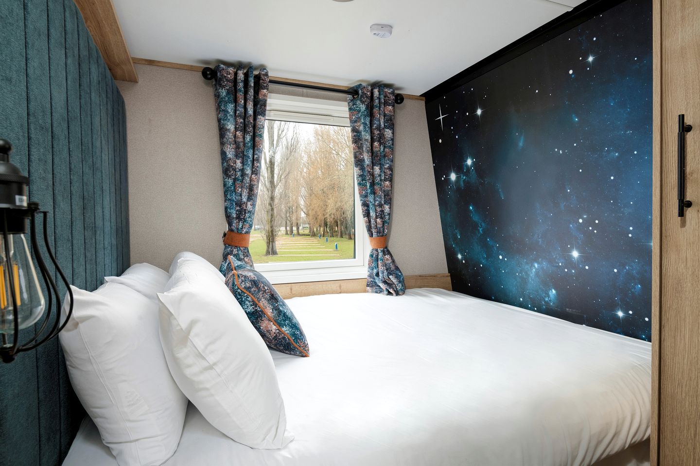 Luxury Glamping Pod with Private Hot Tub near Billing Aquadrome, Northamptonshire