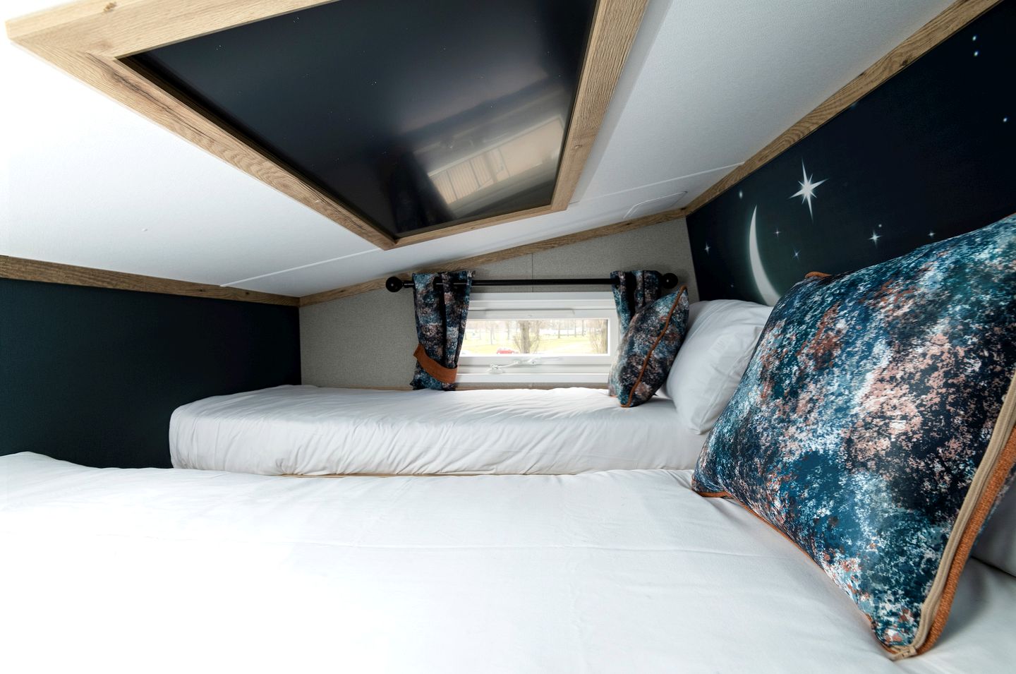 Luxury Glamping Pod with Private Hot Tub near Billing Aquadrome, Northamptonshire