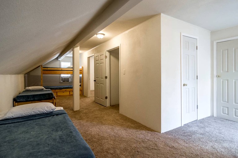 Cabins (Nacogdoches, Texas, United States)