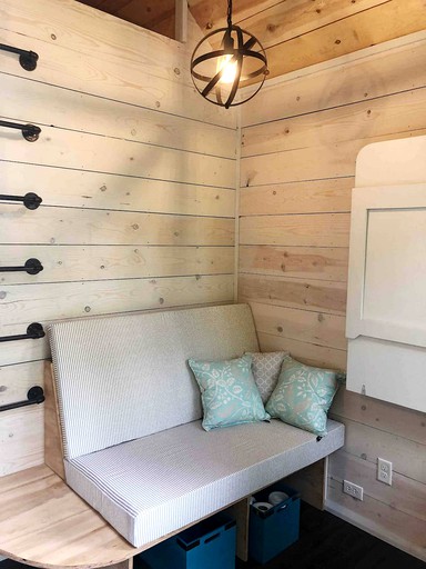 Tiny Houses (Anchorage, Alaska, United States of America)