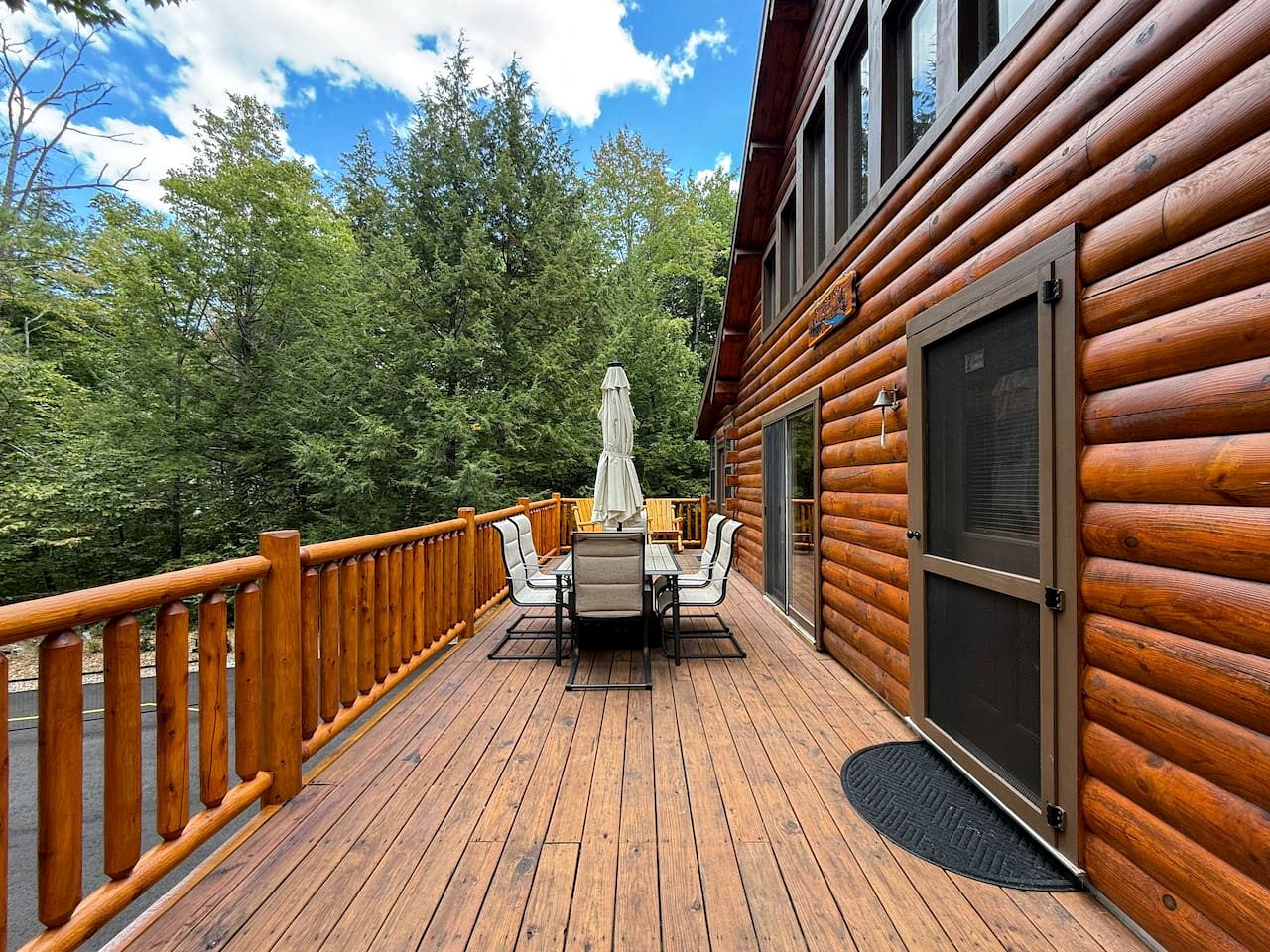 Modern Cabin Getaway Near Pequawket Pond in Conway, New Hampshire