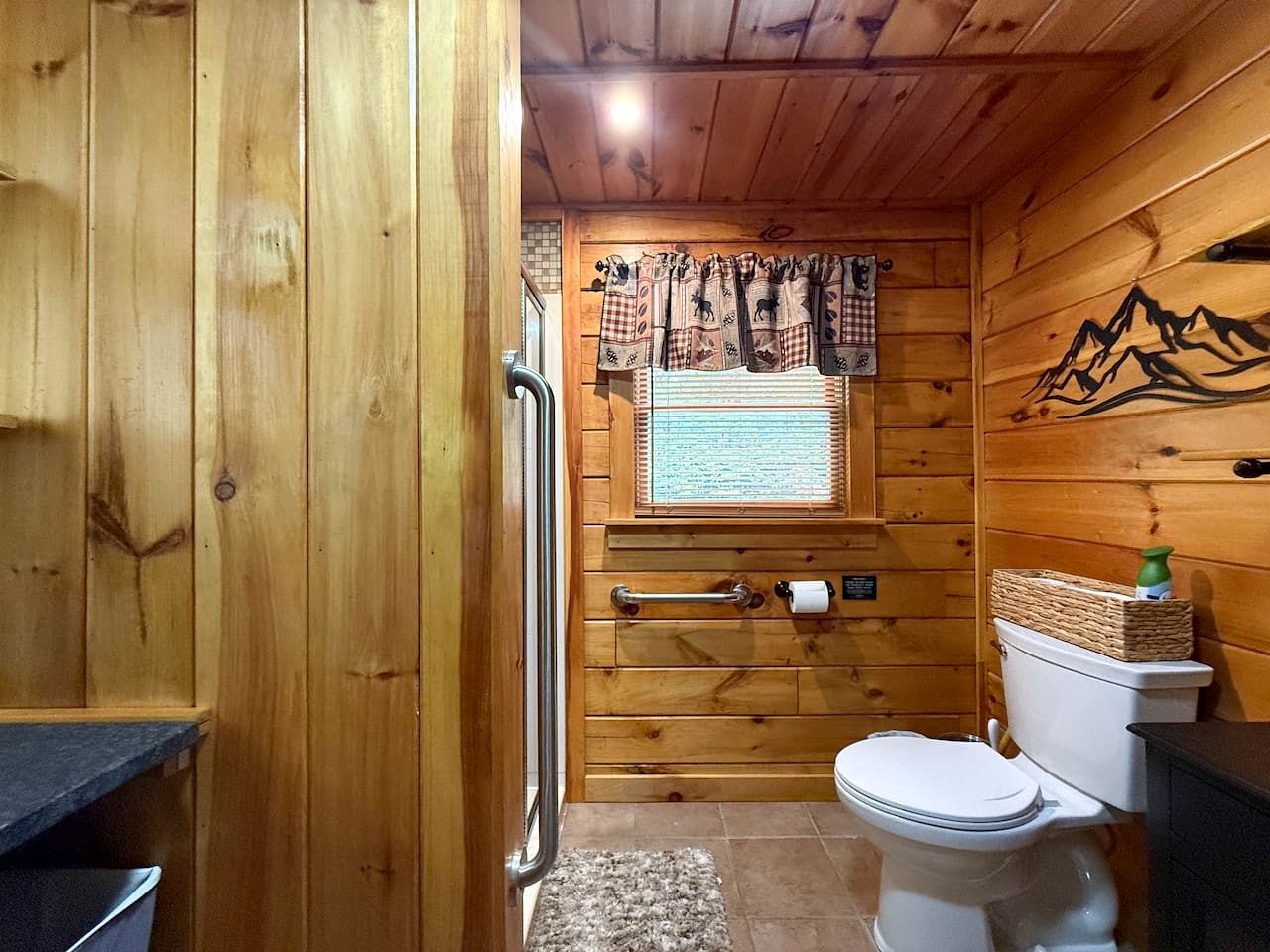 Modern Cabin Getaway Near Pequawket Pond in Conway, New Hampshire